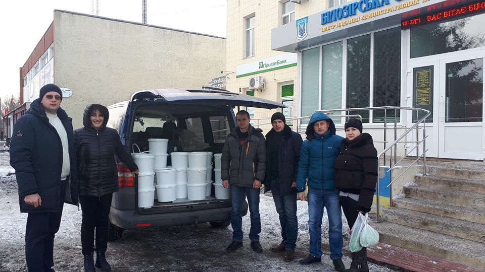 У Білозір’ї для захисників Донбасу наліпили 37 відер вареників (фото)