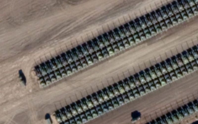 Супутник зафіксував сотні танків Росії біля кордону з Україною