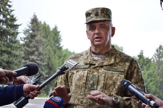 Росія формує ударні з’єднання на кордоні з Україною для можливого вторгнення — Муженко