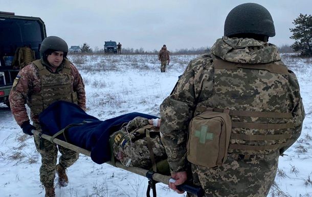 На Донбасі поранено двох українських захисників