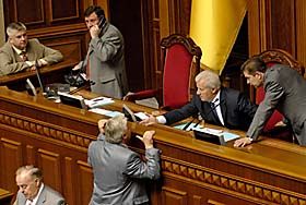 Тимошенко вже не депутатка. Їй готують місце в СІЗО?