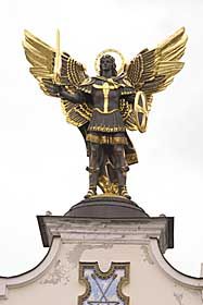 Київ поміняє архангела?