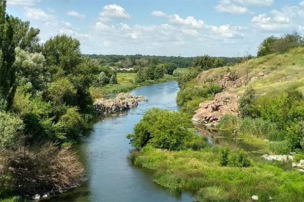 Врятувати Рось: Зеленського закликають зберегти літописну річку