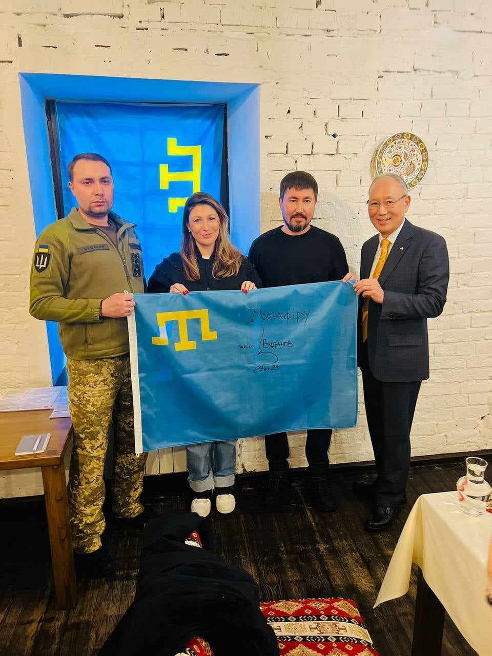 Буданов, Джапарова і Кунінорі (праворуч) в Києві.