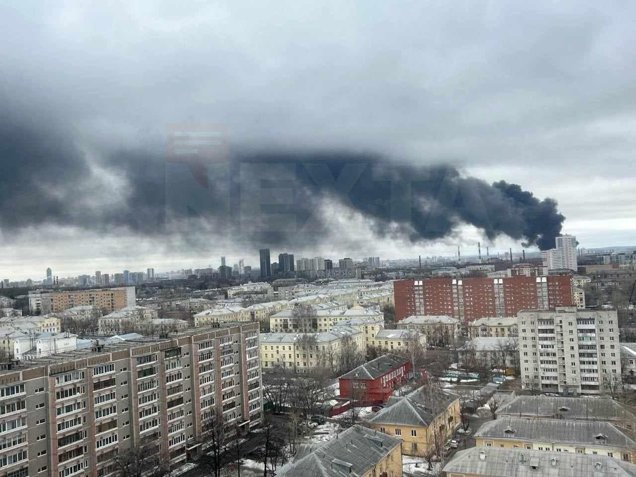 У Єкатеринбурзі горить «Уралмашзавод», в Маріуполі – лунають вибухи, фото