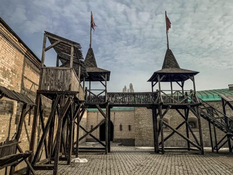 «Світить» 12 років: директорка музею «Київська фортеця» нажилася на реставрації башти