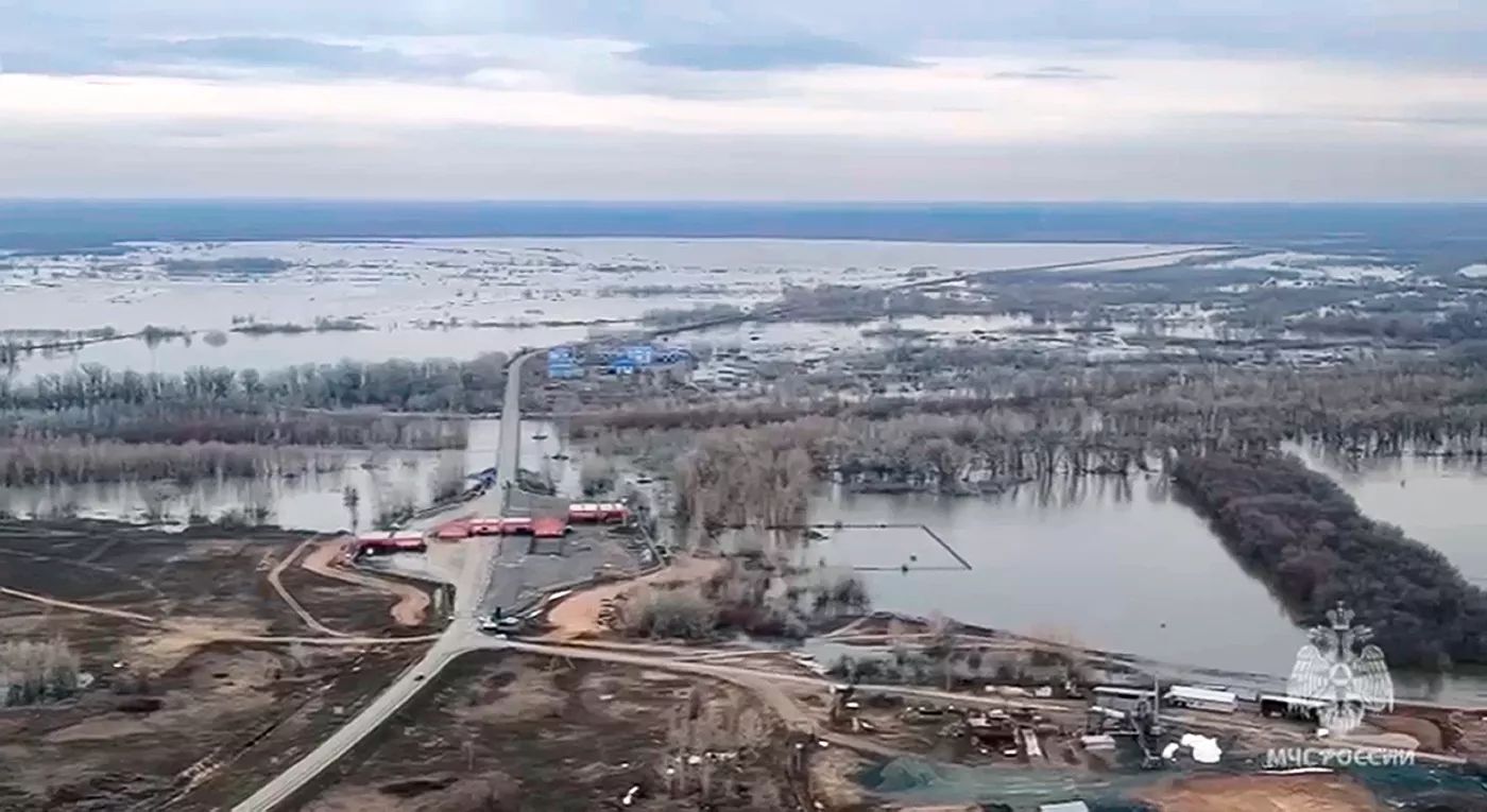 Вид з повітря на затоплену територію в Оренбурзькій області рф.