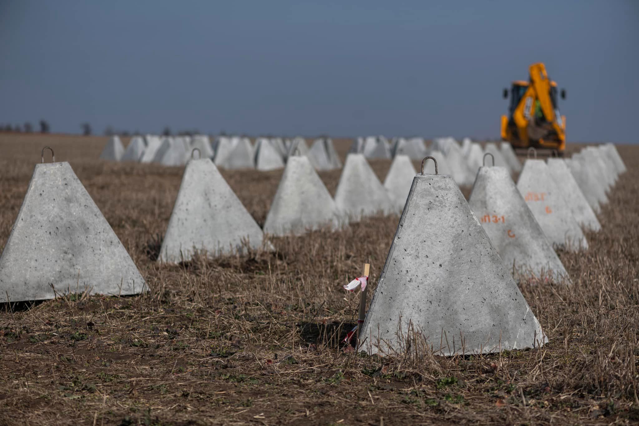 В Україні завершують зведення фортифікацій на п’яти напрямках – Міноборони