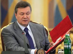 Янукович у ролі дилера